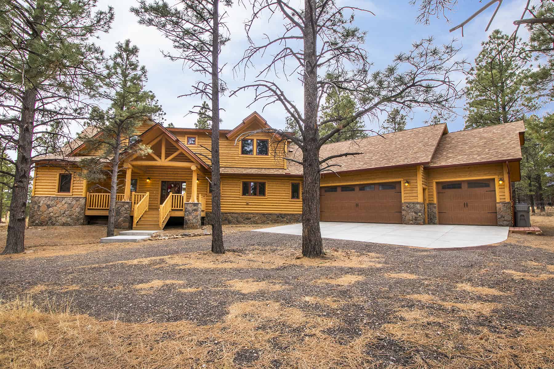 Williams custom home builder exterior in neighboring Flagstaff 2